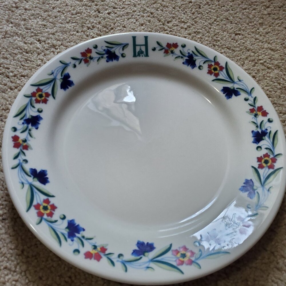Homestead Hotel Plates (2) by Homer Laughlin China